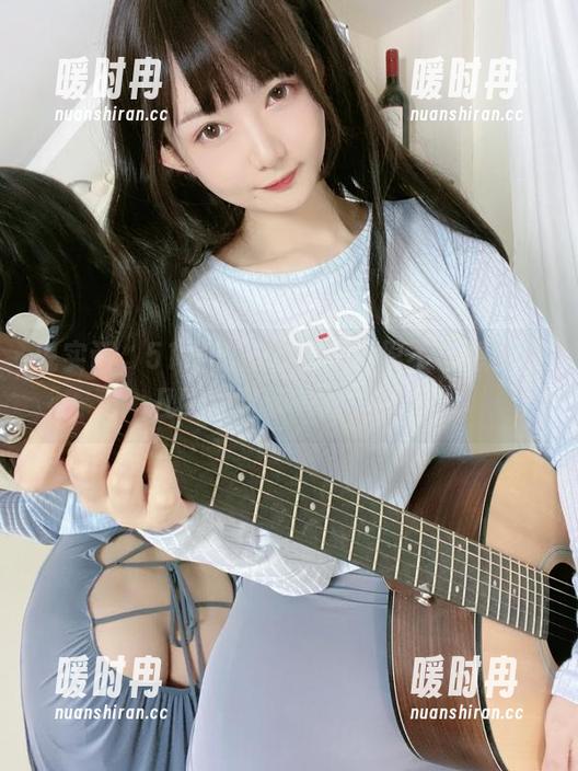 51酱 说实话,51酱的蓝制服让人忍不住想多看几眼,资源一键获取!