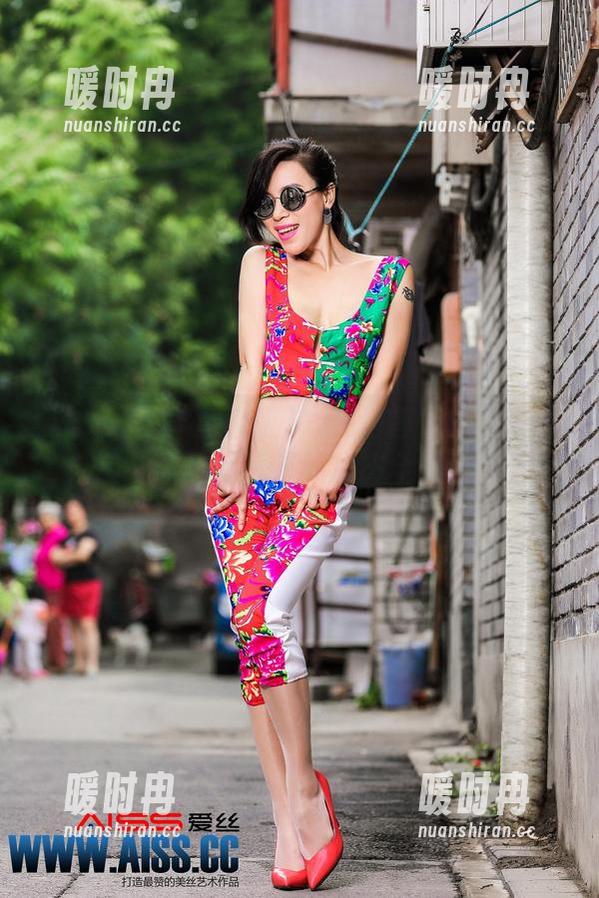 AISS爱丝(黄金版) - 独自等待的索菲说：全套写真不如心态全开！