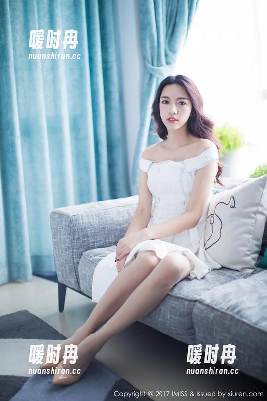 IMiss爱蜜社 - 这图包里的乐薇Vivi，穿睡衣的样子实在太放松了！