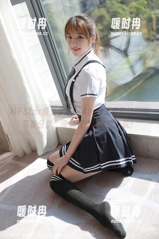MFStar模范学院 - Abby王乔恩的网袜写真分享，没想到她还能这么玩！