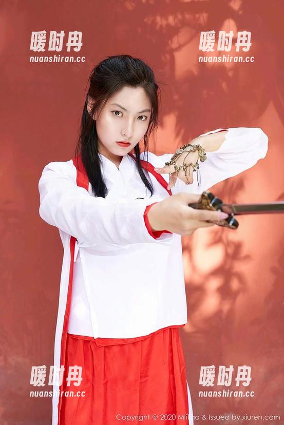 MiiTao蜜桃社-小草莓Berry MiiTao蜜桃社 - 倒腾更新的小草莓Berry黑白作品集,细节不多,却偏偏又值得细细回味。