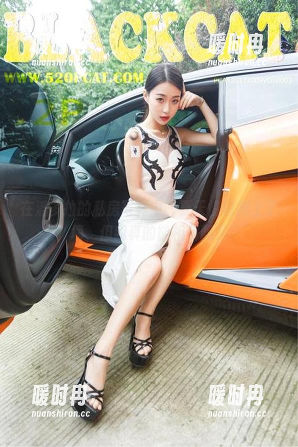 在潘多拉的私房写真中，夏天悄悄爬上了墙，但我真的能相信吗？