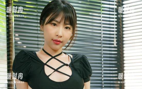 在Uhye(이유혜)的泳池中溺水般的美，高清图包等你来领悟
