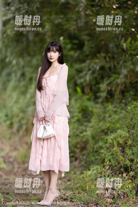 Xiuren秀人网-tina甜仔 Xiuren秀人网 - tina甜仔与她的双人作品,套图里总有些意想不到的萌点