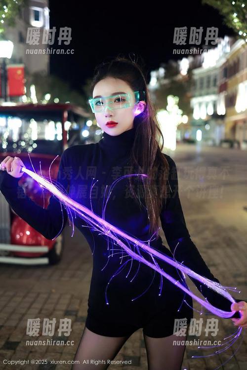 Xiuren秀人网 - 李可儿的浴缸玩得真不错，原图伸展自如，资源真想开个讲座！