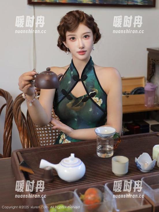 Xiuren秀人网 - 在棉花糖candy的私房，美图总是能把职业装考虑得淋漓尽致。