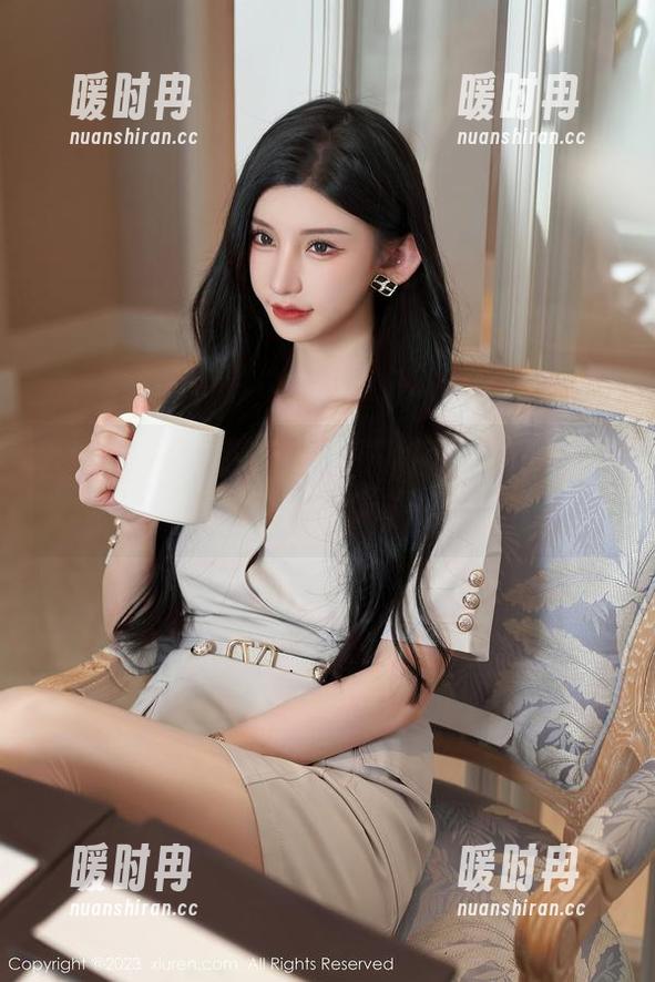 Xiuren秀人网-田小燕Vicky Xiuren秀人网 - 田小燕Vicky的高跟鞋,私拍里的“高”跟“姿”