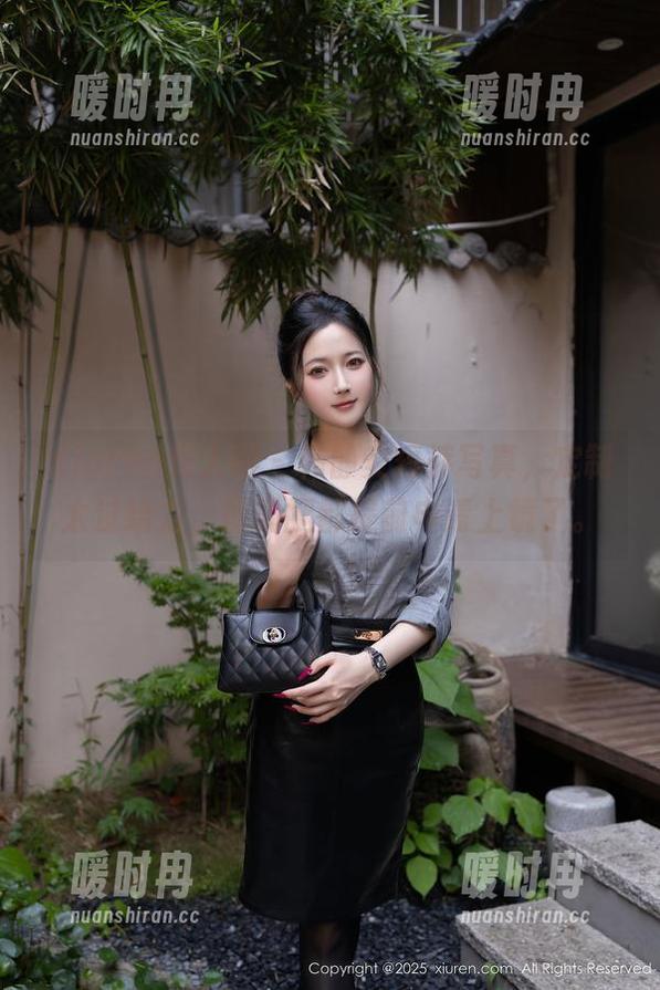 Xiuren秀人网-韩静安 Xiuren秀人网 - 韩静安短裤写真,定制太过给力,据说腿都提前申请上镜了。