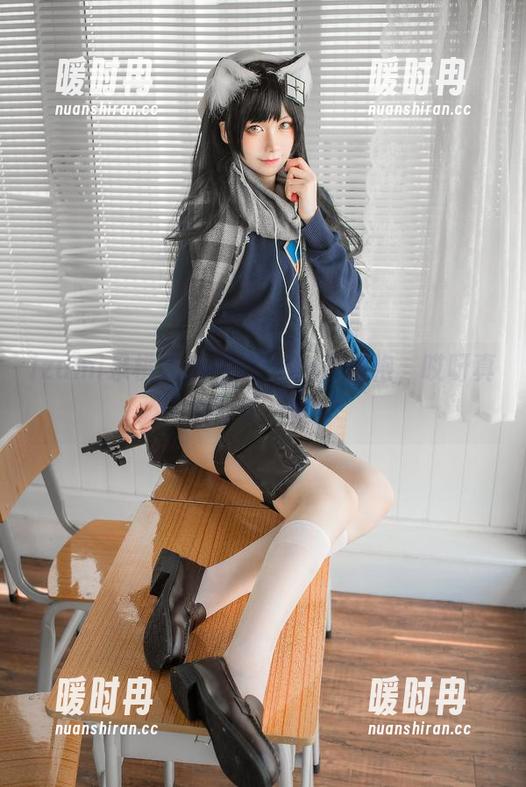 izumi泉桃子私房图：2B与旗袍，哎呀真想多看一眼！