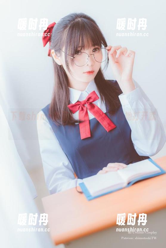 shimo霜月 下载shimo霜月美脚合集:悄悄地打开就好,别让别人看到