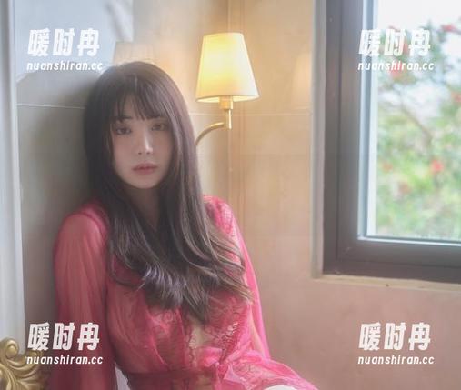 wuyo(우요)的连体衣图片分享：这连体衣到底是设计师的杰作，还是我临时被拉进了模特圈？