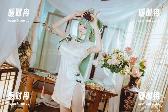 清纯在此，高清写真里的乖乖衣宝，让我想到了那种夏天的树荫。