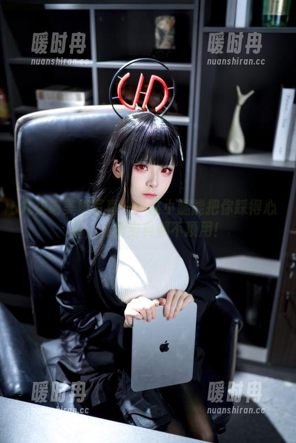 九柒喵 九柒喵美脚写真——这小腿能把你踩得心痛,私房宝典都不顶用!
