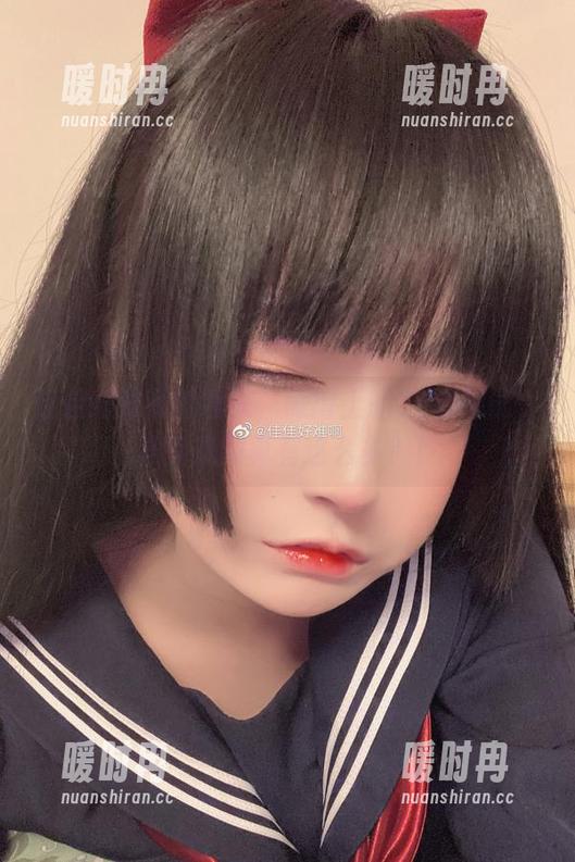 佳佳好难啊的图集，微博上的36套搭配，谁能想到真有这么多？！
