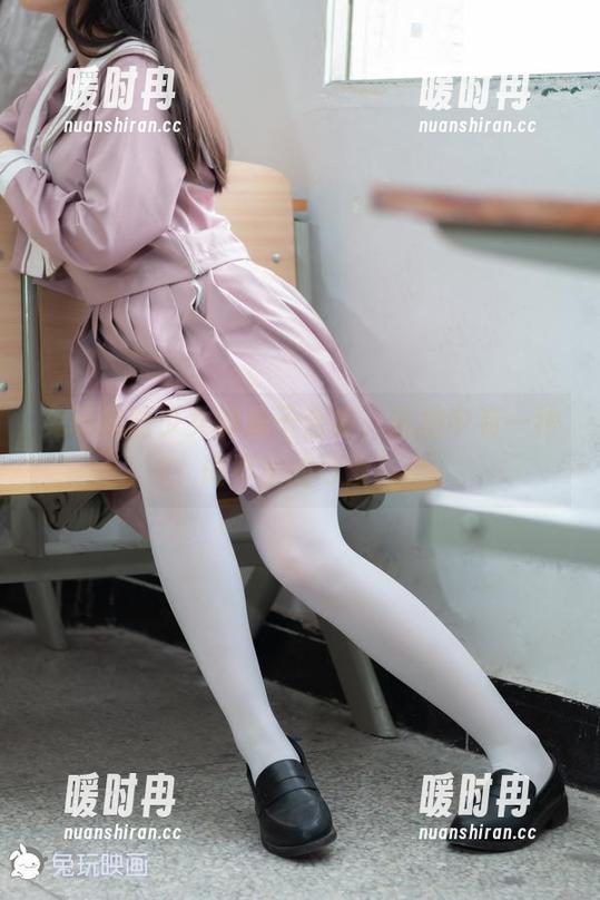 兔玩映画少女的袜子合集，私拍中有一种说不出的可爱！