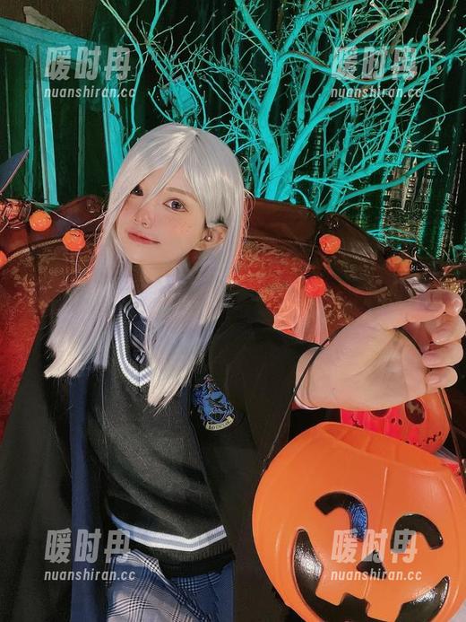 六二二同学 翻看六二二同学的写真图集,就像鉴赏柔软的云朵一样