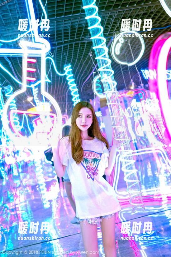 嗲囡囡-PaPa妈咪 嗲囡囡 - 照片一秒点击,PaPa妈咪美脚,看来原图也有会透视?