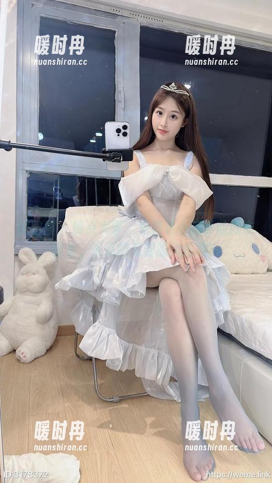 小萌子 微密圈 - 搞点大事,免费送小萌子的内衣图集,未必能买到的风格哦!