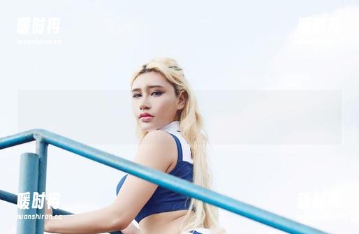 尤物馆-陆萱萱Cecilia 尤物馆 - 最新“毛衣”写真,陆萱萱Cecilia在懒散和时尚之间的微妙平衡