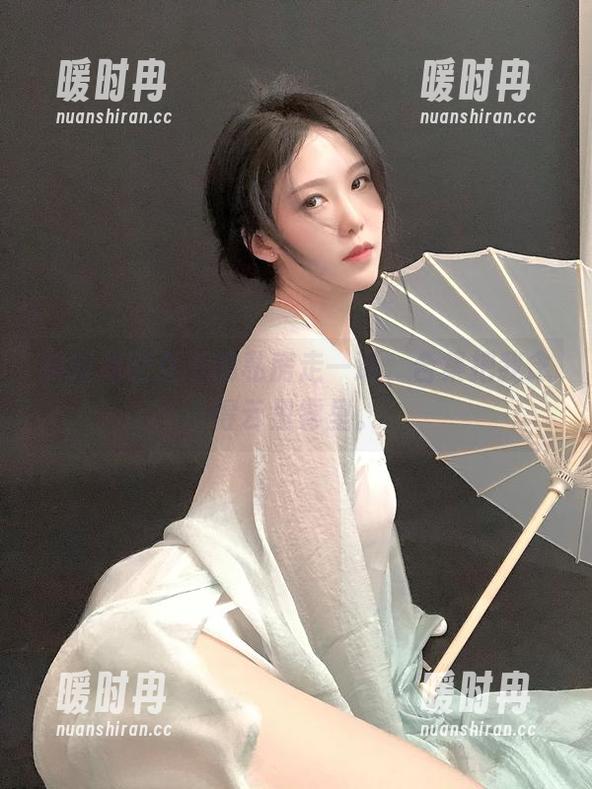 抖娘利世女王的私房走一遭，合集把我念得云里雾里。