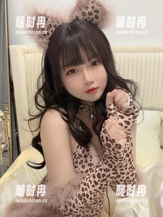 最新图包来了！是依酱吖的女仆馆长身上有种意外的亲切感，不会是我想的那样吧？