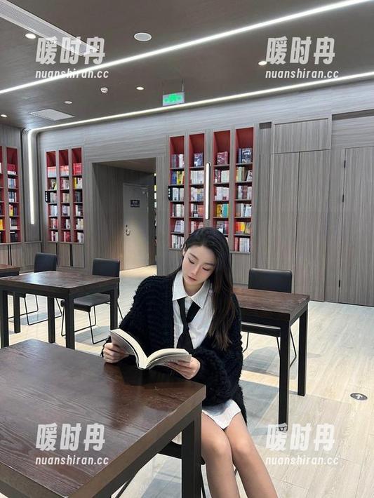 是小逗逗 微密圈 - 观看是小逗逗的自拍,不经意间察觉到,一张一张都在挑逗我的目光。