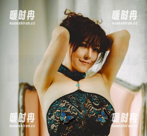 每一张阳光里的樱晚gigi，高清得让我肆无忌惮地想往回翻个十次。