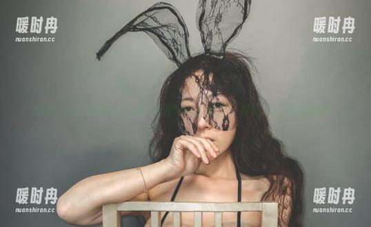 轻.听，这个樱晚gigi的高清美图，得凹个造型才能欣赏对吧？