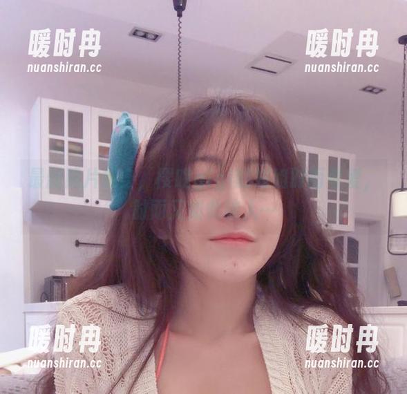 最新照片现身，樱晚gigi的姐姐时而可爱，时而又如此迷人…