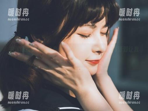 河豚抚子 把河豚抚子的居家少女“在线”设为壁纸,高清到让我略微走神。