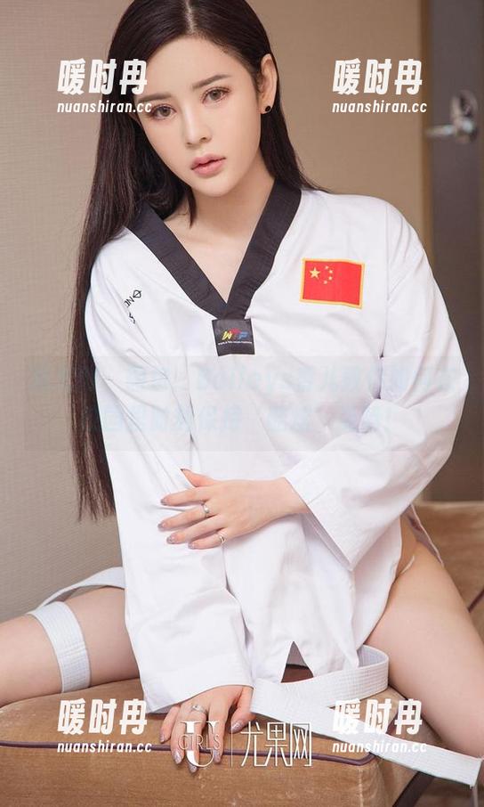 爱尤物-Baileys香儿 爱尤物 - 图包:Baileys香儿教你如何在校园里时刻保持‘酷炫’姿势!