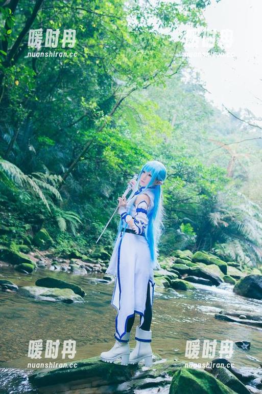 白神泱：看这组图片，透明的不止是衣服，还有我的审美！
