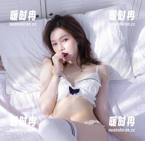 听说“纯白”很养眼，白露Bululu会不会同款下载大礼包？