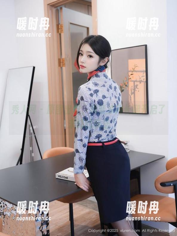 秀人网-周慕汐 秀人网 - 原图出炉,周慕汐用长腿开启了未知的玩法