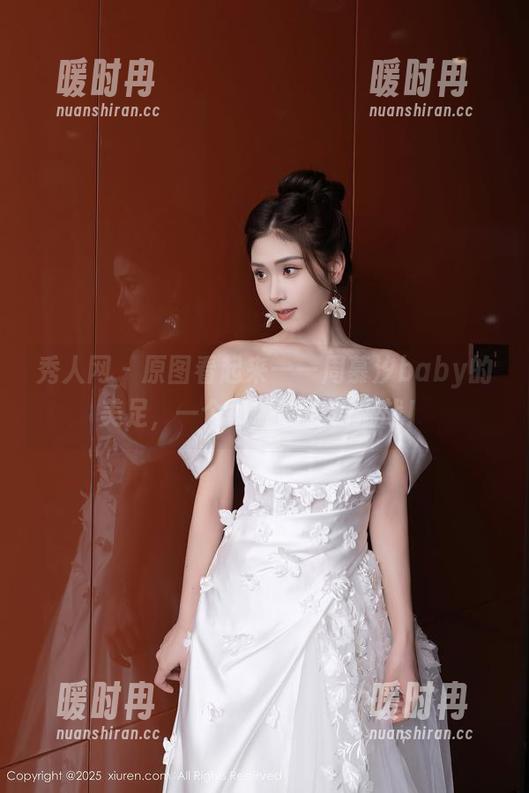 秀人网-周慕汐baby 秀人网 - 原图看起来——周慕汐baby的美足,一个隐藏的姿势挑战!