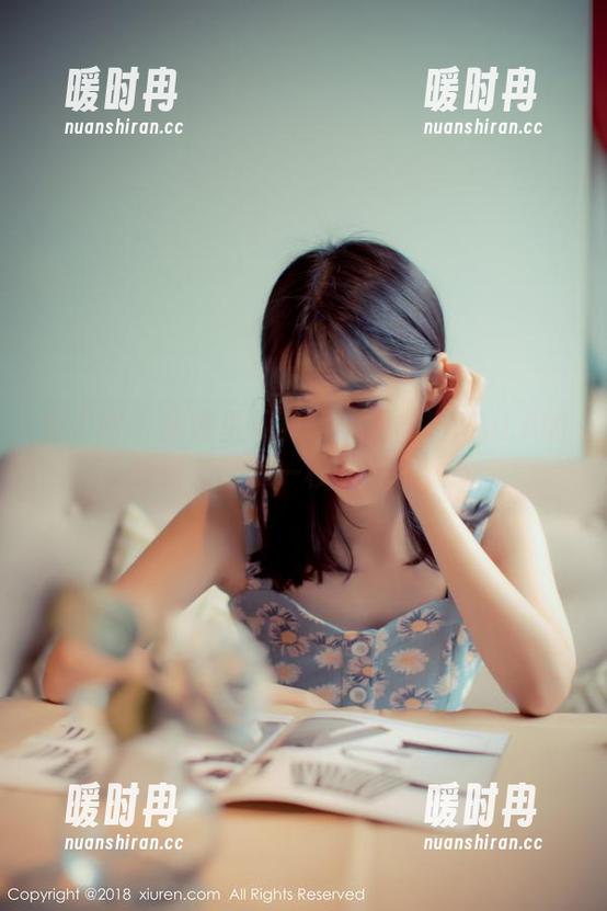 秀人网-张文妍MuLA 秀人网 - 高清里见真章:张文妍MuLA的美脚,让我一秒变成小迷弟