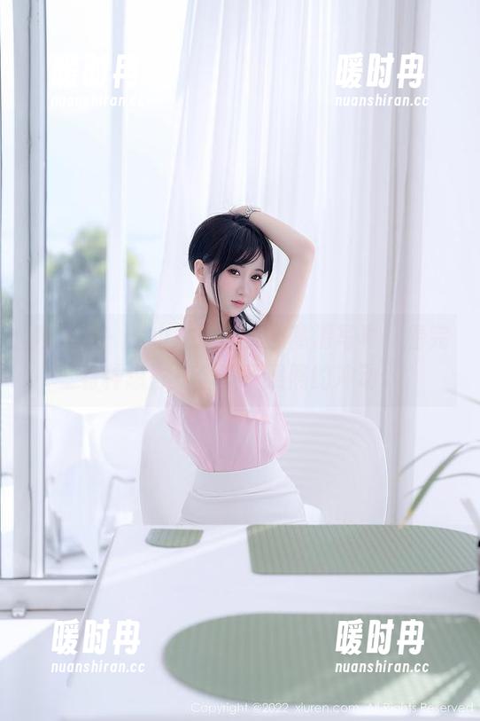 秀人网 - 是小逗逗的女孩高清写真，看完有种想去找个镜子照照的冲动。