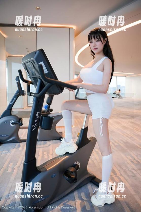 秀人网-蕊蕊ruirui 秀人网 - 从严肃僵尸到逗趣鬼:蕊蕊ruirui的万圣节原图与精选名场面!