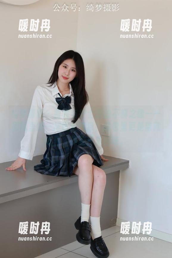 绮梦摄影-露露 绮梦摄影 - 露露与护士服的不解之缘——原图里的一抹职业气息,图包里更是隐藏惊喜,提醒反复回味。