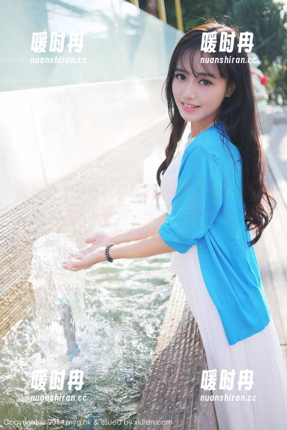 美媛馆-伊小七MoMo 美媛馆 - 老司机带你进伊小七MoMo的办公室,无圣光套图,老司机别看我,眼睛在干嘛呢?
