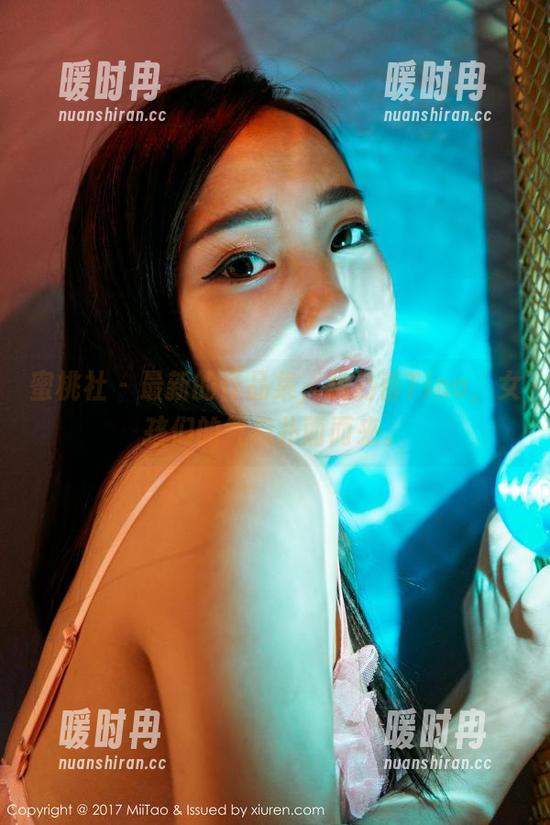 蜜桃社 - 最新的作品集，桃乃香Tina，女孩们的气息扑面而来。