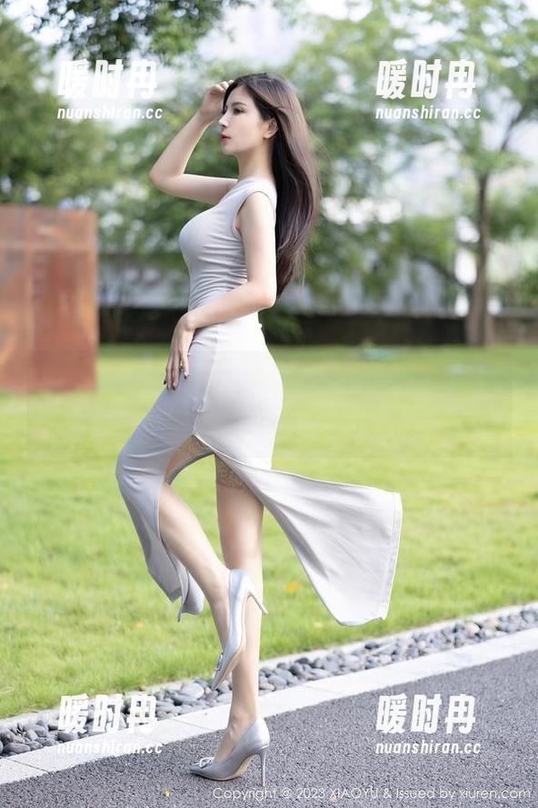 语画界 - 有了Angela小热巴的免费资源，眼镜OL也能那么迷人，你怎么看？