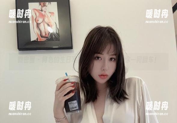微密圈 - 阿色的生日写真集，最新作品带你一同翻车！