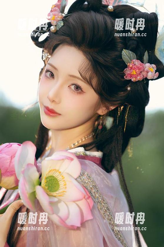 圣诞照(不)好，雯妹不讲道理的无圣光套图，反正愉快就好。