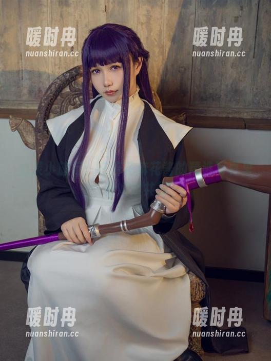 心灵小旅行：在麻花麻花酱的精选写真里和姐姐共舞